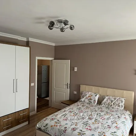 Entire 1 Bedroom *